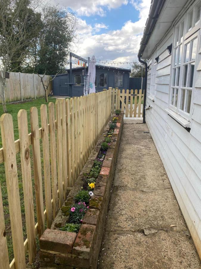 The Potting Shed. Small But Perfectly Formed Canterbury Exterior foto